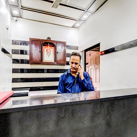 Super Oyo Hotel Dreamland Mumbai Exterior photo