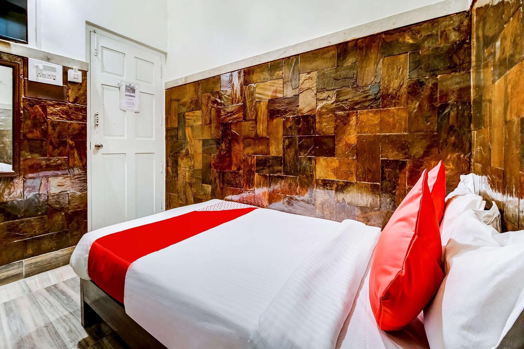 Super Oyo Hotel Dreamland Mumbai Exterior photo