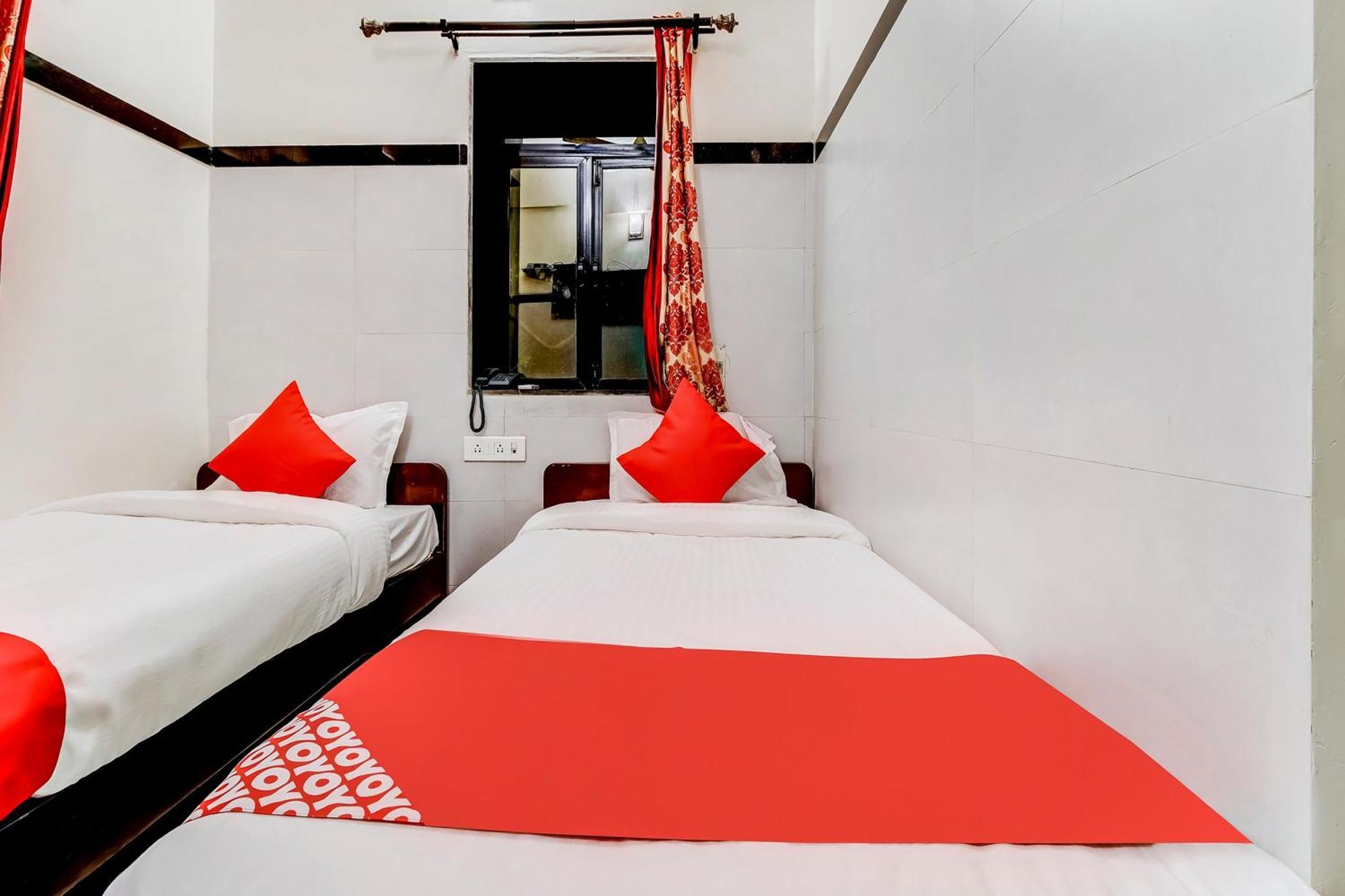 Super Oyo Hotel Dreamland Mumbai Exterior photo
